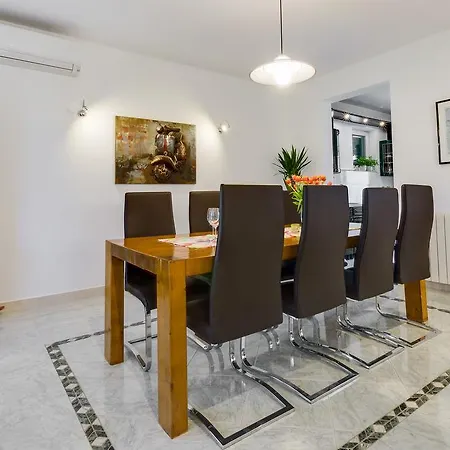 Kuca Za Odmor Kuzmanic Hébergement de vacances Kaštela